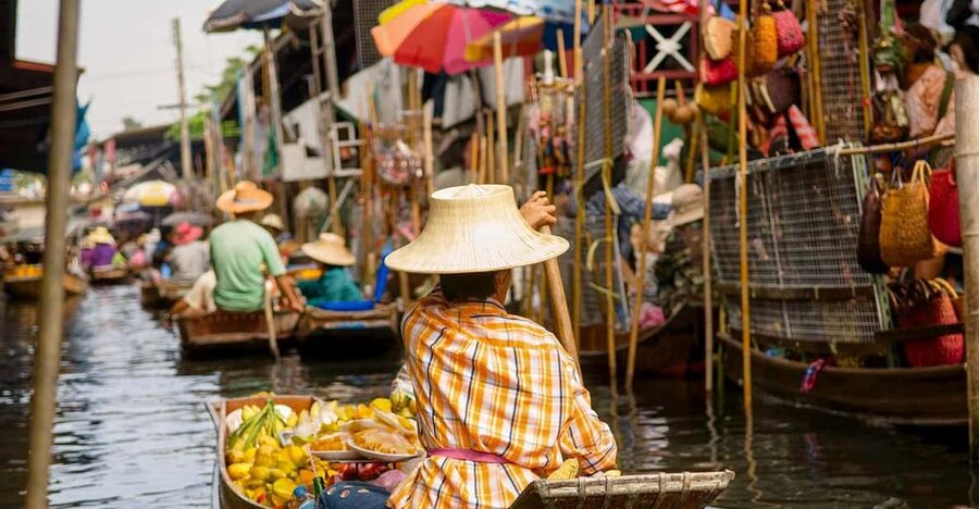 The Old Siam: Damnoen Saduak and Maeklong Railway Market - How the transport and timing shape the day