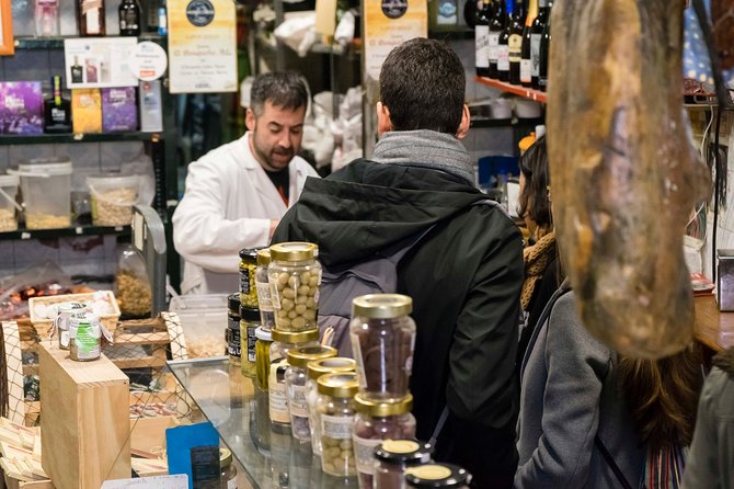 The Seville Market & Tapas Tour by Food Lover Tour - The small group changes the experience