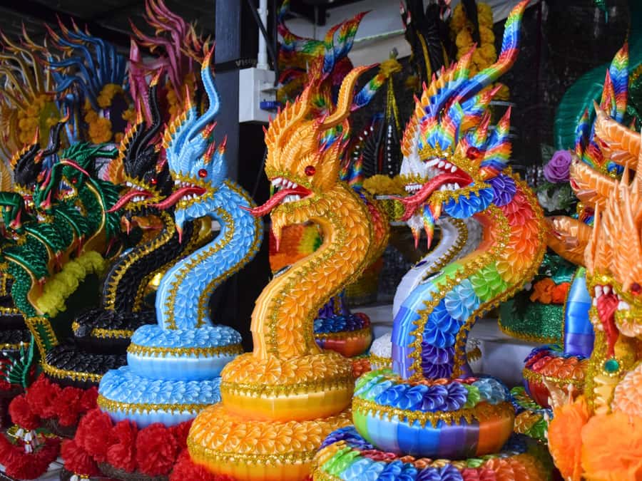 The Souls BKK: The Spirits of Dragons and Floating Market - Walking by candlelight at Phra Pathom Chedi