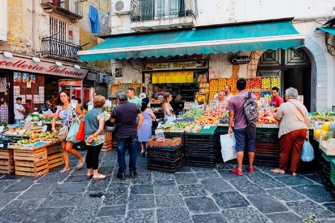 The Spanish Quarters, Street Art and Local Market Tour in Naples - Group size, headsets, and the walking experience