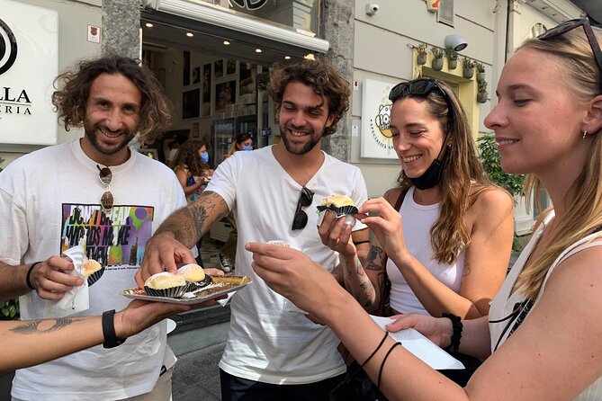The Unfiltered Street Food & Market Tour of Naples (by Streaty) - Fried pizza, seafood, and the value of coming hungry