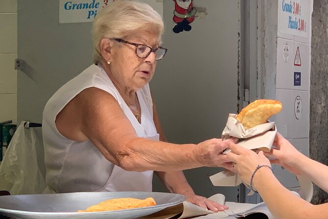 The Unfiltered Street Food & Market Tour of Naples (by Streaty) - Through the Quartieri Spagnoli on foot