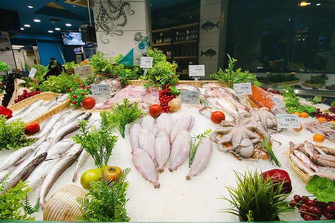 Thessaloniki: Walking Open Market Food Tour and Tasting - Shopping, folk art, and useful local tips