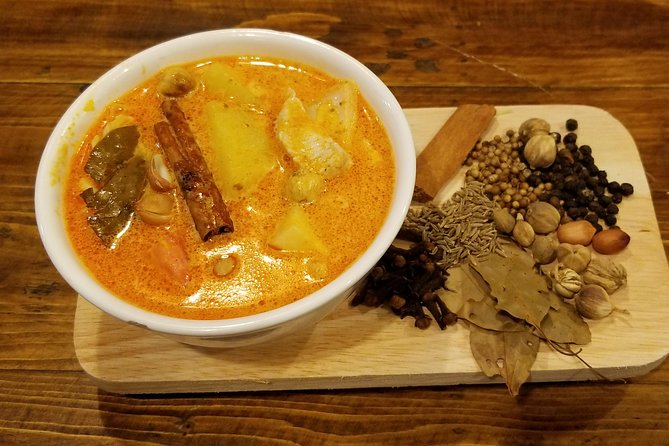 Tingly Thai Cooking Class with Morning Market Tour - Why the small group matters