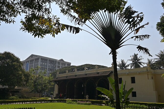 Tipu Palace + Koté Vishnu + Fort + KR Market + Jain Temple = Bengaluru Pété Walk - Bangalore Fort, with only a small section remaining