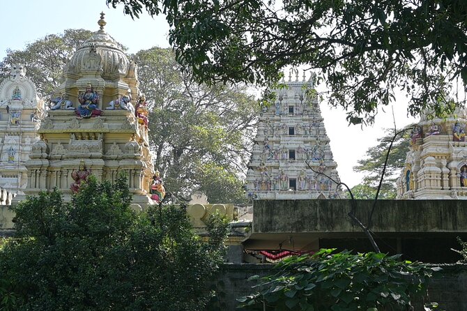 Tipu Palace + Koté Vishnu + Fort + KR Market + Jain Temple = Bengaluru Pété Walk - KR Market, where Bengaluru gets down to business