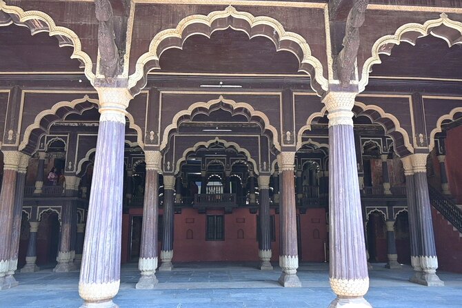 Tipu Palace + Koté Vishnu + Fort + KR Market + Jain Temple = Bengaluru Pété Walk - Tipu Sultan’s Summer Palace and the old KR Market starting point