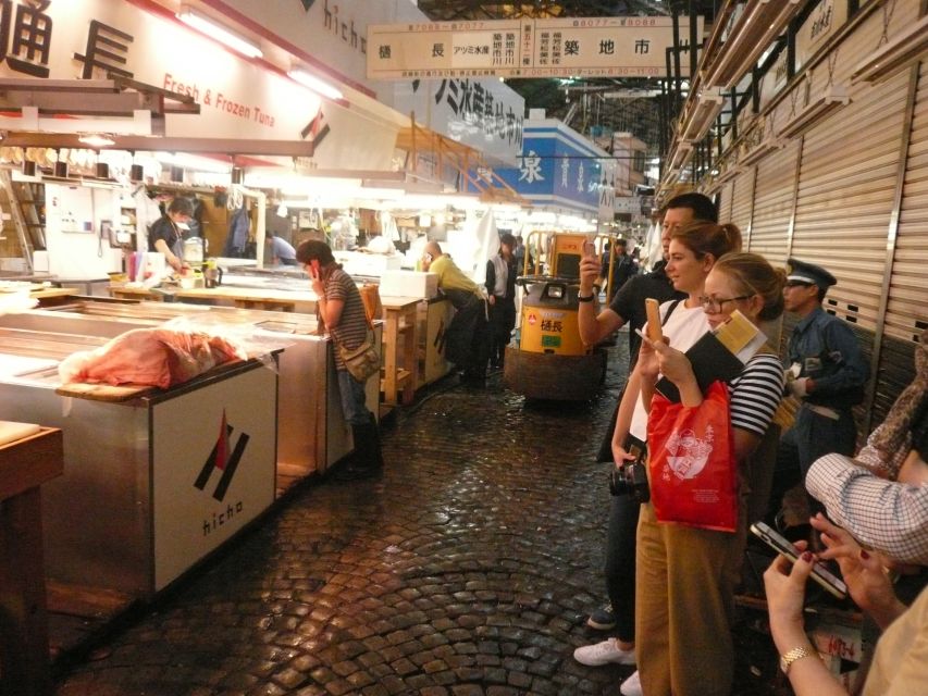 Tokyo: Guided Walking Tour of Tsukiji Market with Lunch - Nine tastings, from skewers to dashi