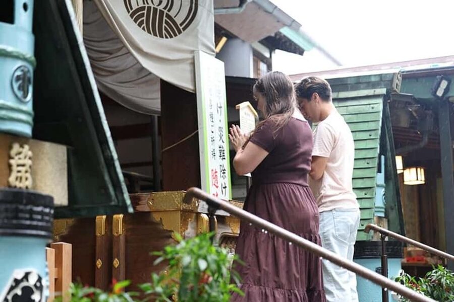 Tokyo: Private Tsukiji Fish Market Tour with 3 food stops - How much value do you get for $49?