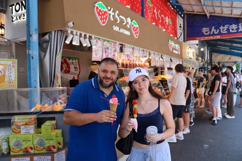 Tokyo: Private Tsukiji Street Food & Sake with Local Guide - Starting with Tsukiji’s unexpected temple