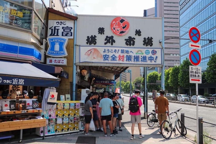 Tokyo: Private Tsukiji Street Food & Sake with Local Guide - Timing, walking, and practical planning