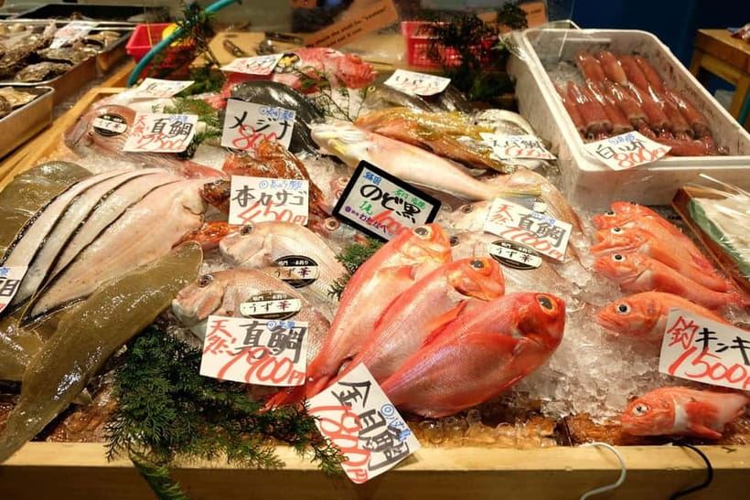 Tokyo’s Kitchen: Tsukiji Market Food & Culture Walk - Meeting vendors and seeing how market food is made