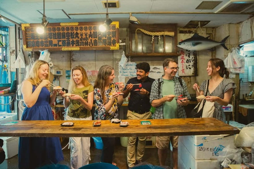Tokyo: Tsukiji Fish Market Culture Tour with Sashimi Tasting - Finding your bearings at Tsukiji Outer Market