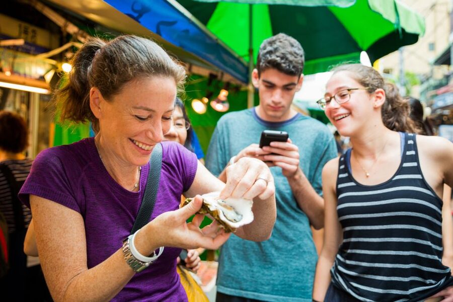 Tokyo: Tsukiji Fish Market Food and Culture Walking Tour - Practical tips for getting the most from the morning