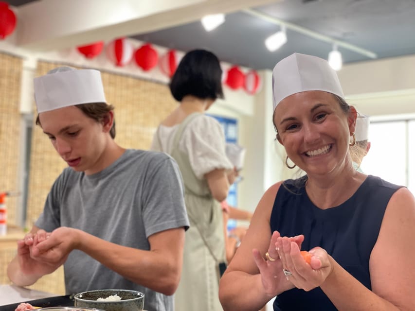 Tokyo: Tsukiji Fish Market Sushi Making Class with Pro Chef - How much market time should you expect?