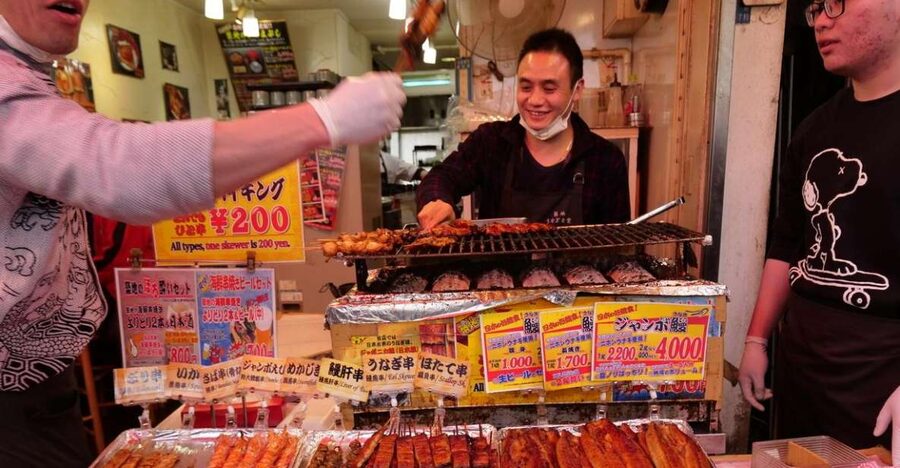 Tokyo: Tsukiji Fish Market Tour with 6 Stops & Seafood Lunch - Eating your way through Tsukiji Outer Market
