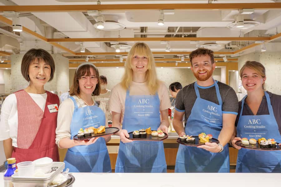 Tokyo: Tsukiji Market Walking Tour & Sushi Cooking Class - Starting at Tsukiji Hongwanji Temple