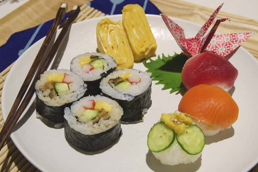 Tokyo: Tsukiji Market Walking Tour & Sushi Cooking Class - Is the class truly hands-on?
