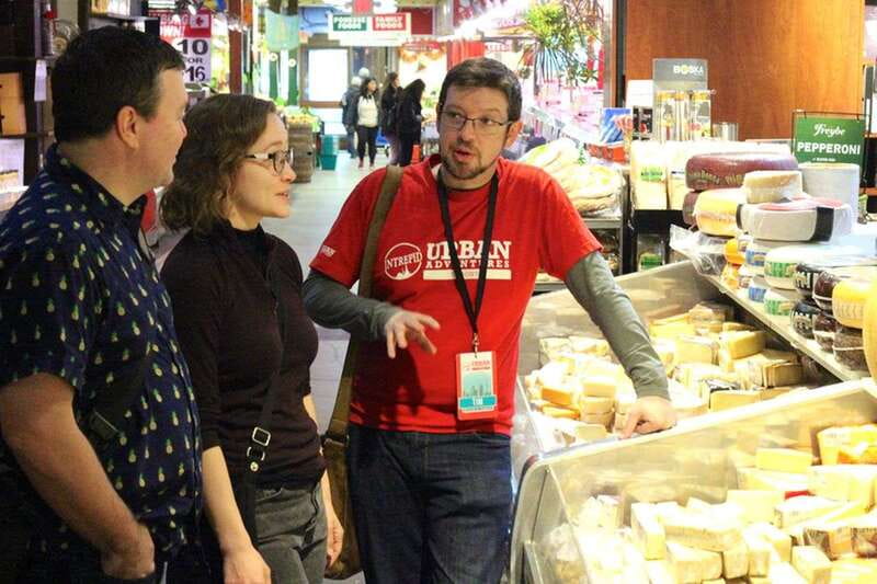 Toronto: Private Food Discovery at the St Lawrence Market - Three hours on foot and what to wear