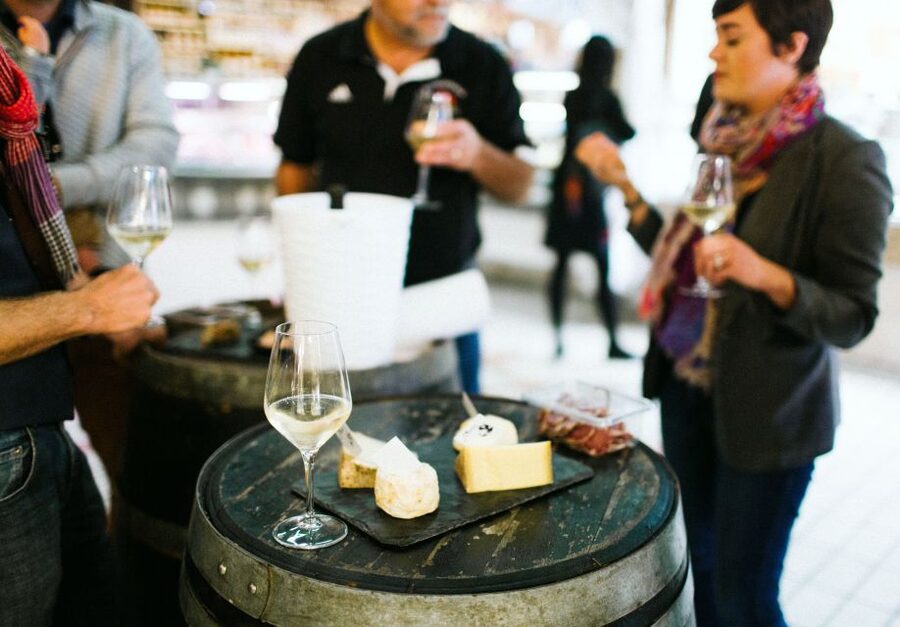 Toulouse: Victor Hugo Market Guided Food Tour with Tastings - Meeting the guide outside Novotel Toulouse Centre Wilson