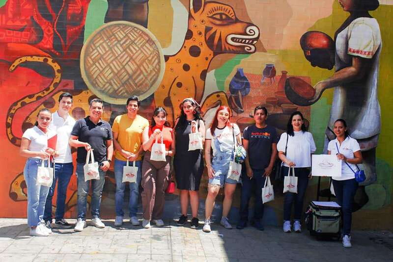 Tour of Mexican markets with Mezcal and traditional food - Food expectations and guide style