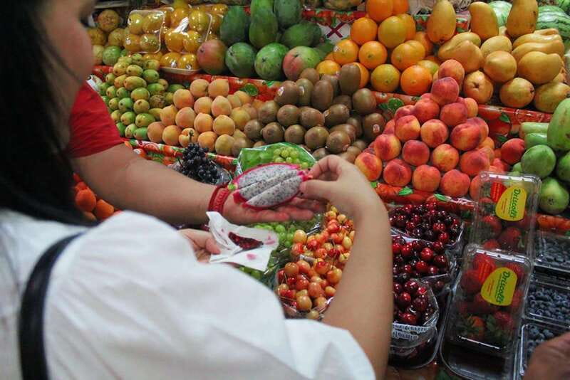 Tour of Mexican markets with Mezcal and traditional food - Riding the Metro between the first two markets