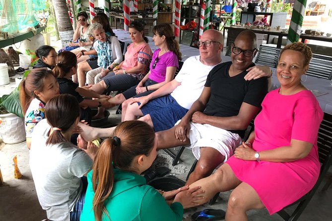 Traditional Cooking Class with Basket Boat Ride and market Tour - How the guides shape the experience