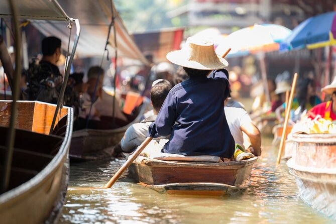 Train & Floating Market Food Adventure + Scenic train ride - Watching the train pass through Mae Klong Market