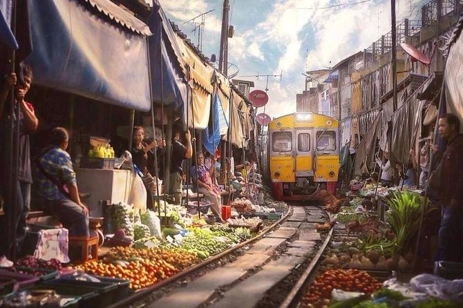 Train Market and Floating Market half day tour - Shopping, bargaining, and trying local produce