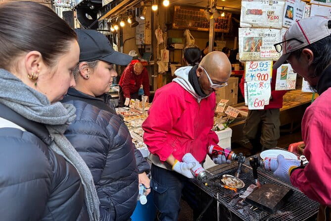 Tsukiji Fish Market Private Food Tour in Tokyo - Why a private guide helps at Tsukiji