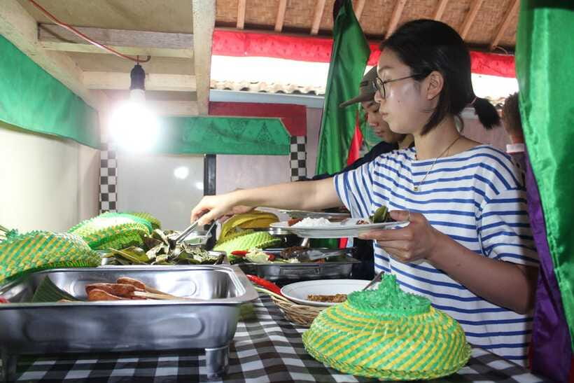 Ubud: Balinese Cooking Class and Market Tour - Pickup, meeting points, and practical details