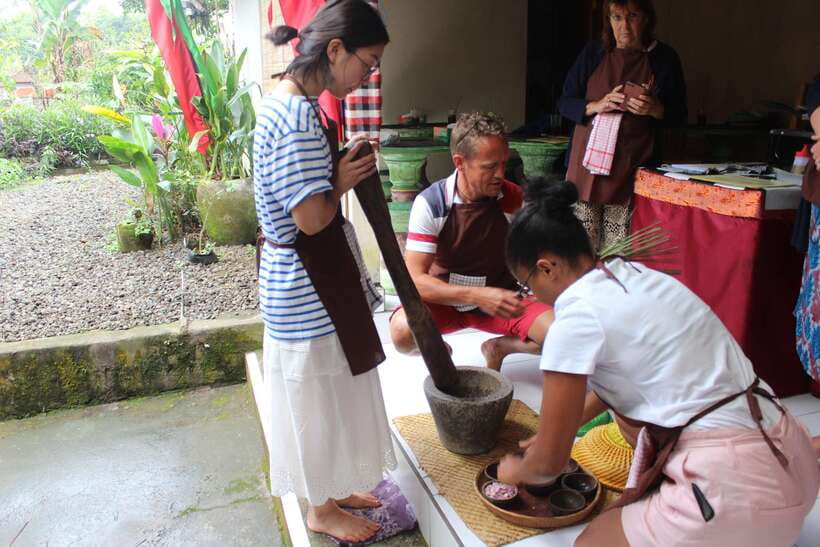 Ubud: Balinese Cooking Class and Market Tour - The morning begins at a real local market