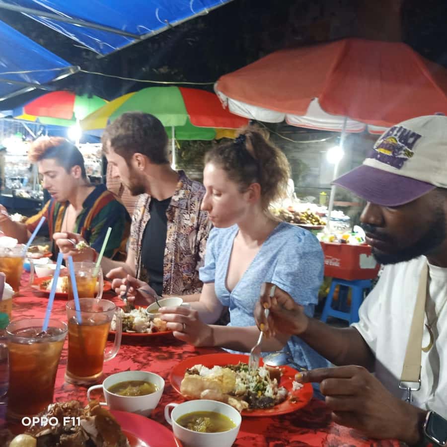 Ubud Traditional Night Market Food Tour-All Inclusive - Megibung and the social side of eating