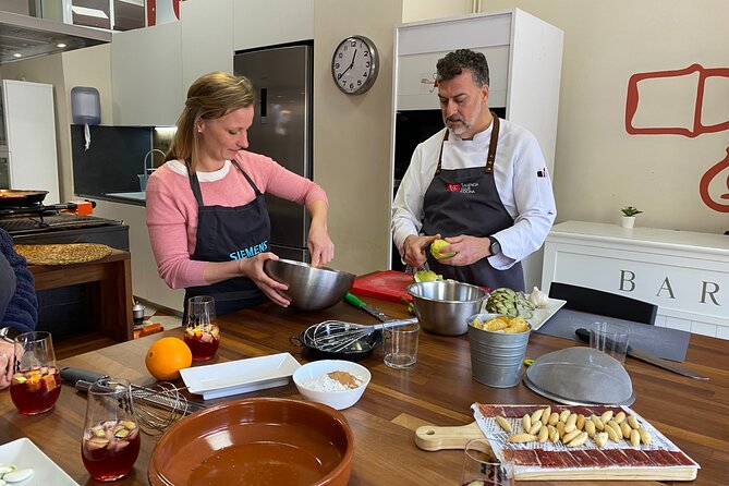 Valencian paella workshop and visit to the Algiros market - How hands-on is the cooking?