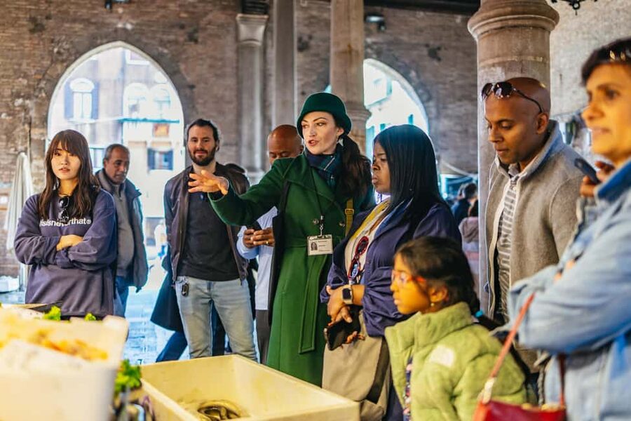 Venice: Rialto Market Food and Wine Lunchtime Tour - Who should book this Venice food tour