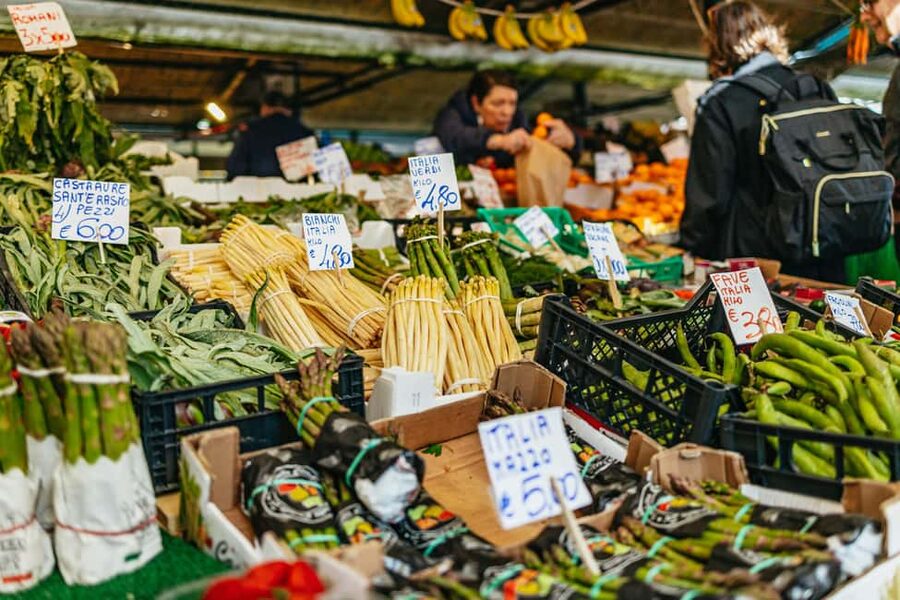 Venice: Rialto Market Food and Wine Lunchtime Tour - A food-first way to get your bearings in Venice