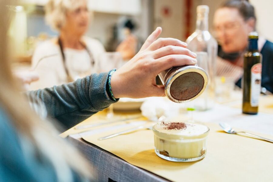 Venice: Rialto Market Tour, Cooking Class, and Lunch - Guides, teaching style, and group size