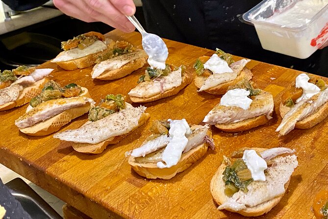 Venice Street Food Tour with Local Guide with Local Food Market Visit - Rialto Market and the seafood question