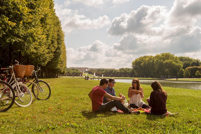 Versailles Bike Tour with Market, Gardens & Guided Palace Tour - Why biking makes Versailles easier to understand