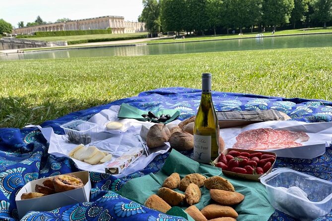 Versailles Full-Day Electric Bike Tour : Market, Picnic & Palace - A picnic beside the Grand Canal is the day’s most memorable pause