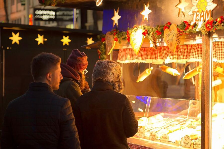 Vienna: Christmas Markets Tour - Four Vienna markets instead of one famous square