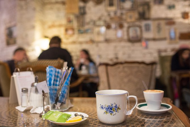 Vienna for Food Lovers: Cafés, Markets & Austrian Cuisine - The Würstelstand finale