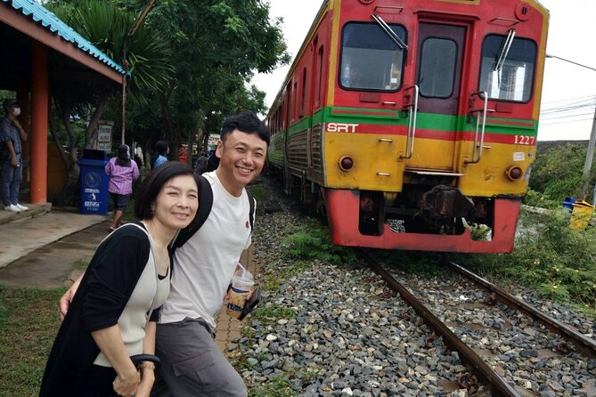 Wheelchair & Luxury Tour to Floating & Railway Markets - A short look at coconut sugar production