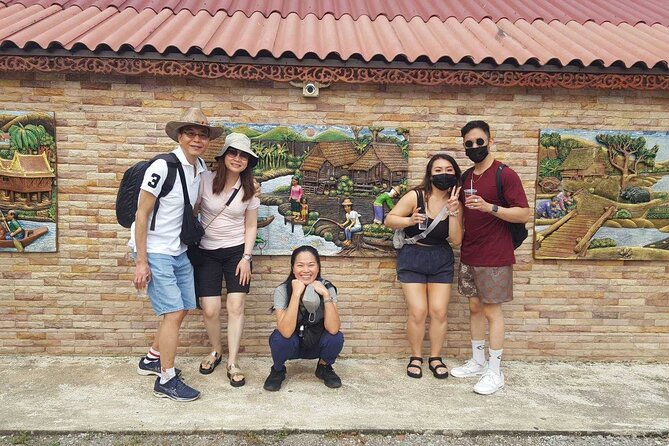 Wheelchair & Luxury Tour to Floating & Railway Markets - Mae Klong Railway Market and the train