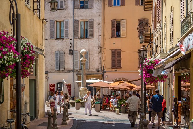 Wine Tasting, Provencal Market, Cannes and St Paul de Vence - The guide can make or break the experience